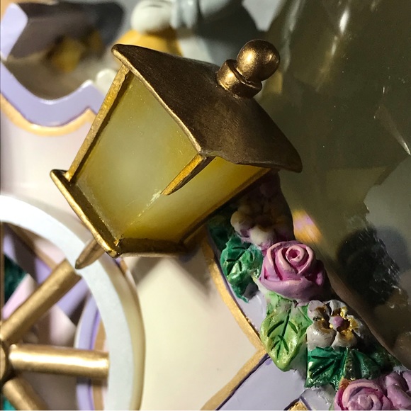 Disney Snow Globe,Just Married Mickey and Minnie Mouse. - Picture 11 of 12